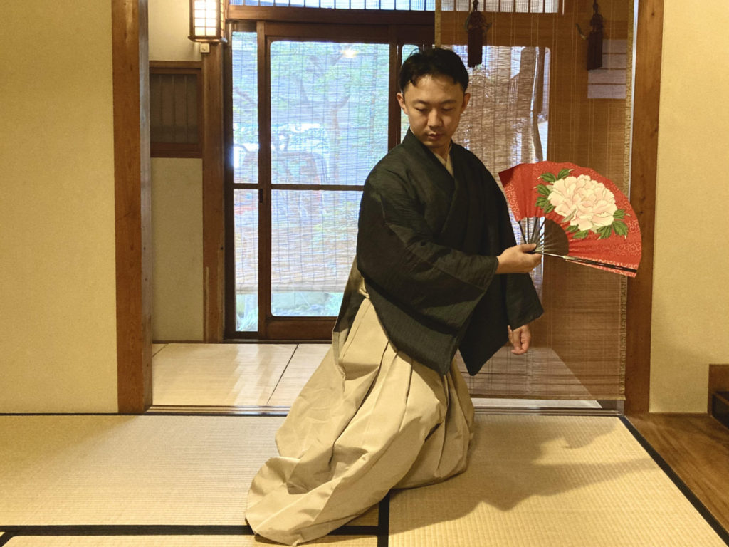 奈良 なら nara 三五夜 三五屋 さんごや sangoya 隠れ家 サロン 茶の湯 茶道 煎茶道 煎茶道体験 煎茶道教室 教室 和の稽古 お稽古 習い事 茶会 月釜 濃茶 各服点て 薄茶 上生菓子 干菓子 和菓子 ほっこり のんびり 奈良の秘密スポット JR奈良 奈良駅 旧奈良駅駅舎 駅前 駅近 徒歩2分 徒歩圏内 古民家 古民家リノベーション 改装 和室 大正レトロ レトロモダン 料亭 茶室 にじり口 小間 広間 座敷 茶事 表千家茶道 表千家茶道教室 古典 奈良市三条町 伝統 茶道具 アフターコロナ 感染予防対策 ワクチン接種済 ワクチン接種証明 香会 雅楽 日本舞踊教室 日本舞踊 花柳流 花柳綱仁 個別レッスン 初心者歓迎 クリスタル 蓋置 水指 国領寿人 富本憲吉 鹿背山焼 更紗 古渡 長緒 仕覆 立礼席 椅子席 立礼卓 即中斎 扇面卓 即中斎好み 小間 源氏物語 葵の上 縁かいな 地歌 地唄 端唄 端歌 両国 隅田川 素踊り 和服 着物 袴 舞 踊り 舞扇 皐盧庵茶舗 桐壺 源氏物語 葵の上
