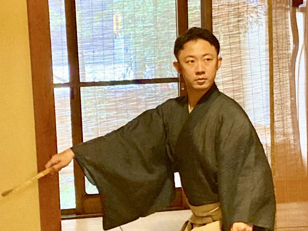 奈良　なら　nara　三五夜　三五屋　さんごや　sangoya　隠れ家　サロン　茶の湯　茶道　煎茶道　煎茶道体験　煎茶道教室　教室　和の稽古　お稽古　習い事　茶会　月釜　濃茶　各服点て　薄茶　上生菓子　干菓子　和菓子　ほっこり　のんびり　奈良の秘密スポット　JR奈良　奈良駅　旧奈良駅駅舎　駅前　駅近　徒歩2分　徒歩圏内　古民家　古民家リノベーション　改装　和室　大正レトロ　レトロモダン　料亭　茶室　にじり口　小間　広間　座敷　茶事　表千家茶道　表千家茶道教室　古典　奈良市三条町　伝統　茶道具　　アフターコロナ　感染予防対策　ワクチン接種済　ワクチン接種証明　　香会　雅楽　日本舞踊教室　日本舞踊　花柳流　花柳綱仁　　　個別レッスン　初心者歓迎　　クリスタル　蓋置　水指　国領寿人　富本憲吉　鹿背山焼　　更紗　古渡　長緒　仕覆　立礼席　椅子席　立礼卓　即中斎　扇面卓　即中斎好み　　小間　　源氏物語　葵の上　縁かいな　地歌　地唄　端唄　端歌　両国　隅田川　素踊り　和服　着物　袴　舞　踊り　舞扇　皐盧庵茶舗　桐壺　源氏物語　葵の上