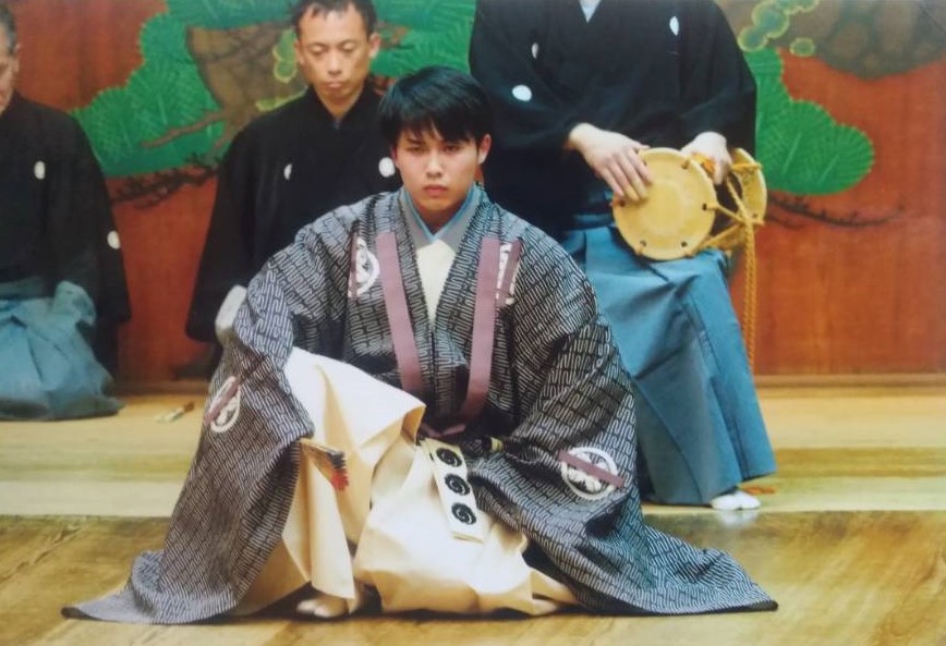 奈良　なら　nara 奈良市　奈良駅　JR奈良　駅前　駅近　徒歩2分　三条町　三五夜　さんごや　sangoya　古民家　日本家屋　茶室　茶道　茶の湯　月釜　三五夜月釜　茶会　華道　華道教室　いけばな　生花　いけ花 カフェ　茶房　厨房　レンタルキッチン　シェアキッチン　出張料理人　フリーランス　料理人　バーテンダー　パティシエ　募集中　人材募集　見学　下見　レンタル茶室　カウンター　　表千家茶道教室　茶事教室 　能楽　能　お能　能楽教室　能楽師太鼓方　中田一葉　　
金春流　金春能　マンツーマン　少人数制　太鼓　能舞台　発表会　金春飛翔  シテ方金春流能楽師 金春流　シテ方　金春円満井会　公益社団法人能楽協会　ナニワノヲト　猩々　　昔中国で高風という男が潯陽の江にて、お酒が好きな猩々という妖精と出会い舞い遊び、そのお礼に汲めども尽きない不思議な酒の泉の壺をもらいます。能の中でも非常にめでたい曲であり、初めての方でも親しみやすい曲でもあります。　独調(太鼓などの打楽器と謡を合わせて演じる形式)　独調　