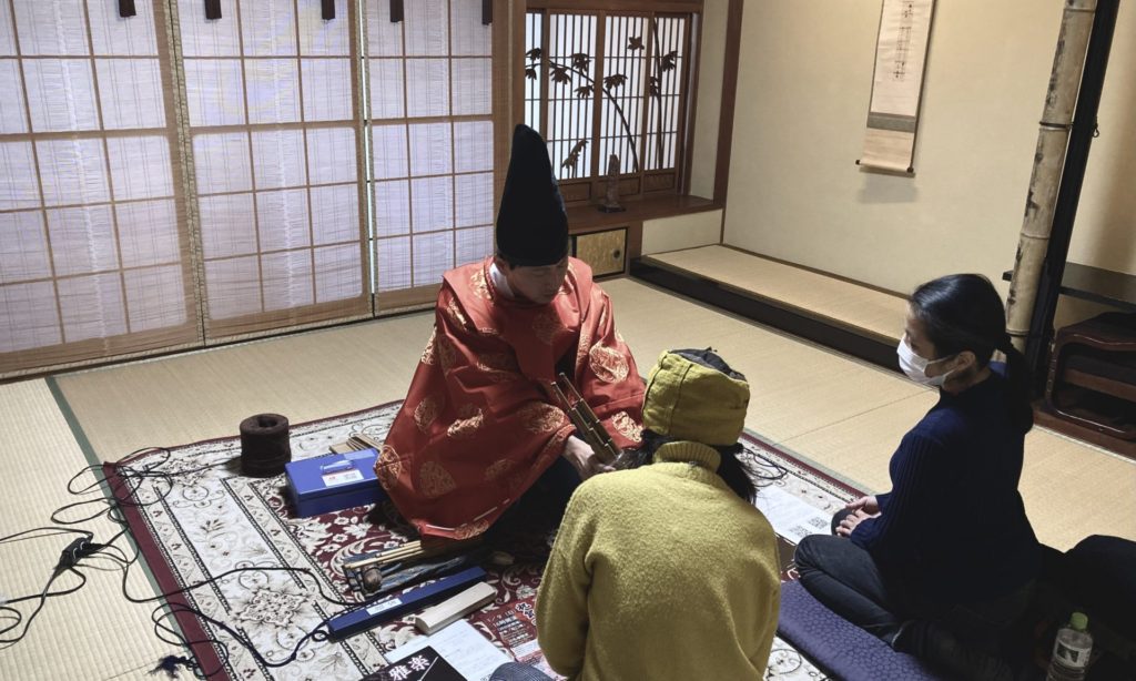 稽古納め 奈良 なら nara 奈良市 奈良県 JR奈良 奈良駅 JR沿線 近鉄沿線 駅前 駅近 徒歩2分 古民家 隠れ家 三条通り 徒歩圏内 古都 教室 和の教室 お稽古 習い事 文化教室 和文化 和文化サロン サロン 茶道教室 茶道 茶の湯 お茶 表千家 表千家茶道教室 堂後宗邑 いけばな 生け花 生花 華道 いけばな教室 生花教室 山村御流 円照寺 園照寺 山村御殿 山本静山 大和三尼門跡 門跡 尼門跡 後水尾天皇 花は野にあるように 皇室 文秀女王 正月花 松 千両 スワエ ズワエ 梅 枝若松 万年青 オモト 葉組み 雅楽 雅楽教室 おけいこががく 鳳笙 笙 ひちりき 篳篥 龍笛 竜笛 宮内庁楽部 世界無形文化遺産 南都楽所 春日おん祭り 週一回 マンツーマン 少人数 予約 予約制 個人レッスン 体験 茶事教室 お稽古茶事 茶事 数江瓢捻子 初座 仲立 待合 腰掛待合 腰掛 後座 奈良市三条町