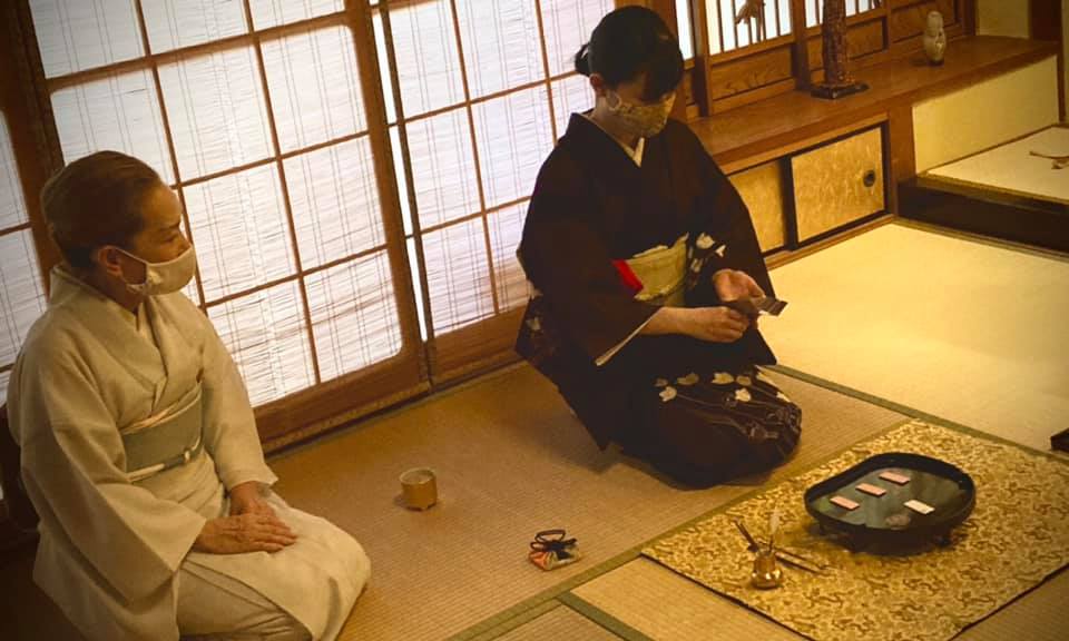 奈良 なら nara 三五夜 三五屋 さんごや sangoya 隠れ家 サロン 茶の湯 茶道 煎茶道 煎茶道体験 煎茶道教室 教室 和の稽古 お稽古 習い事 茶会 月釜 濃茶 各服点て 薄茶 上生菓子 干菓子 和菓子 ほっこり のんびり 奈良の秘密スポット JR奈良 奈良駅 旧奈良駅駅舎 駅前 駅近 徒歩2分 徒歩圏内 古民家 古民家リノベーション 改装 和室 大正レトロ レトロモダン 料亭 茶室 にじり口 小間 広間 座敷 茶事 表千家茶道 表千家茶道教室 切古典 奈良市三条町 伝統 茶道具 木槿 むくげ ムクゲ 宗旦木槿 アフターコロナ 感染予防対策 ワクチン接種済 ワクチン接種証明 泉山御流 香道 お香 組香 香 香会 沈香 名香六十一種 蘭奢待 東大寺 奈良 聖徳太子 松尾瑶香 泉涌寺 御寺 皇室菩提寺 聞香 香を聞く